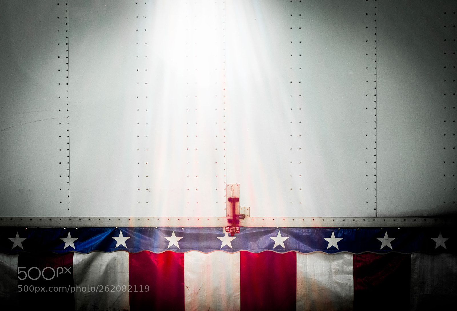 Nikon D5300 sample photo. Trailer with skirt photography