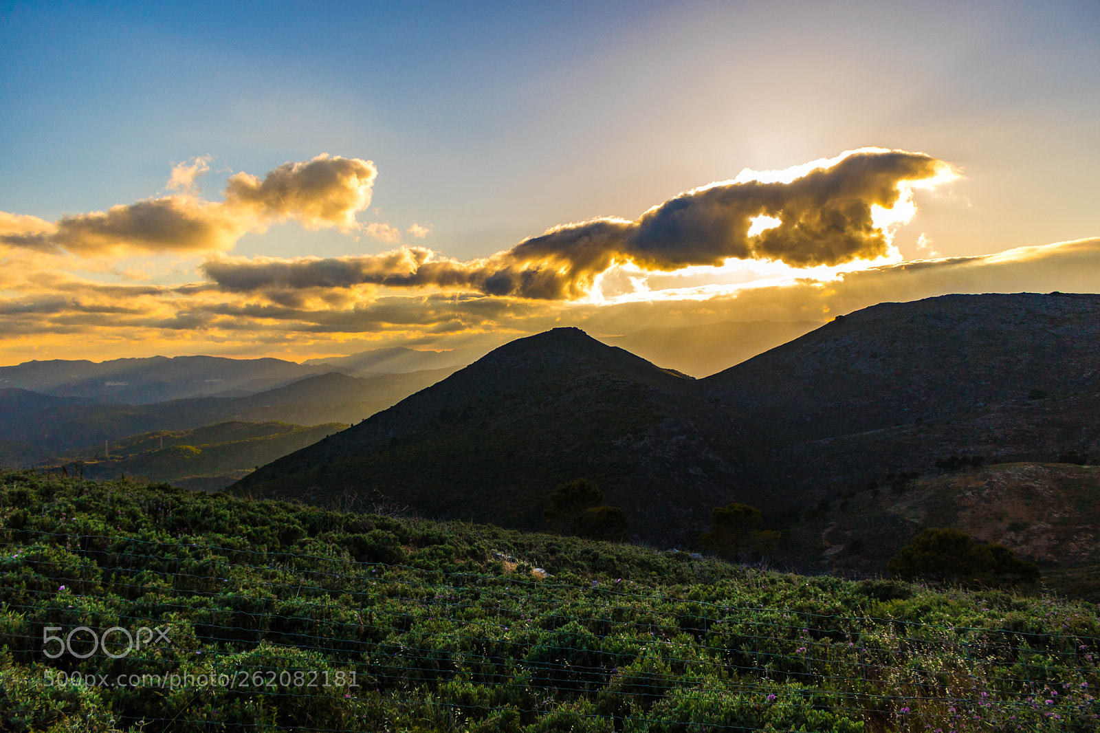 Canon EOS 750D (EOS Rebel T6i / EOS Kiss X8i) sample photo. Detras de las monta photography