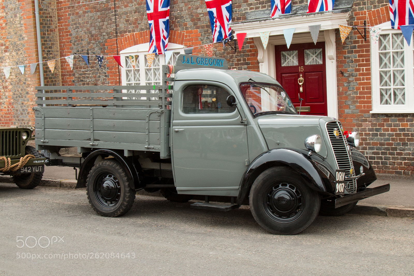 Canon EOS 70D sample photo. Southwick village 1944, van photography