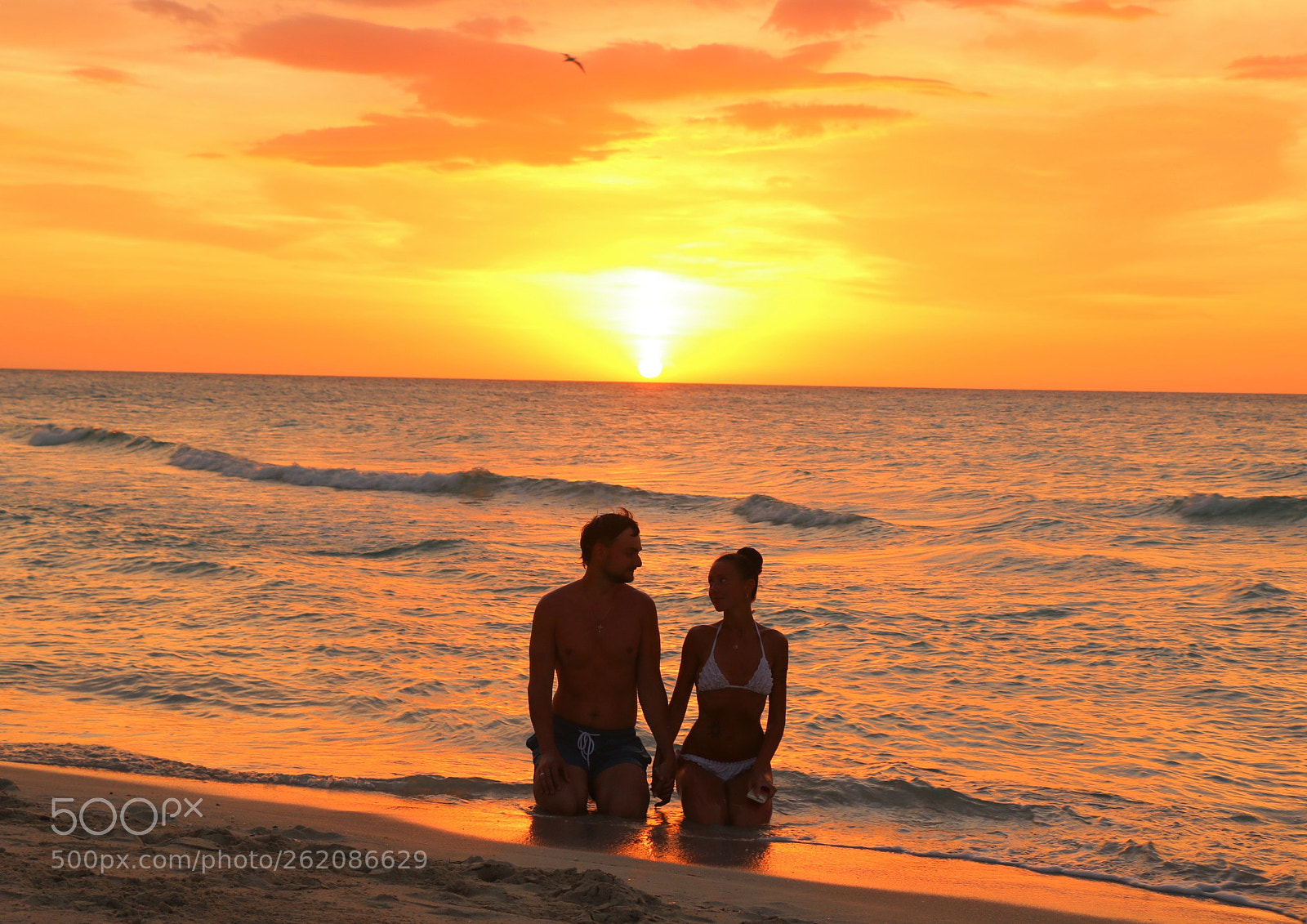 Canon EOS 70D sample photo. Sunset by the ocean photography