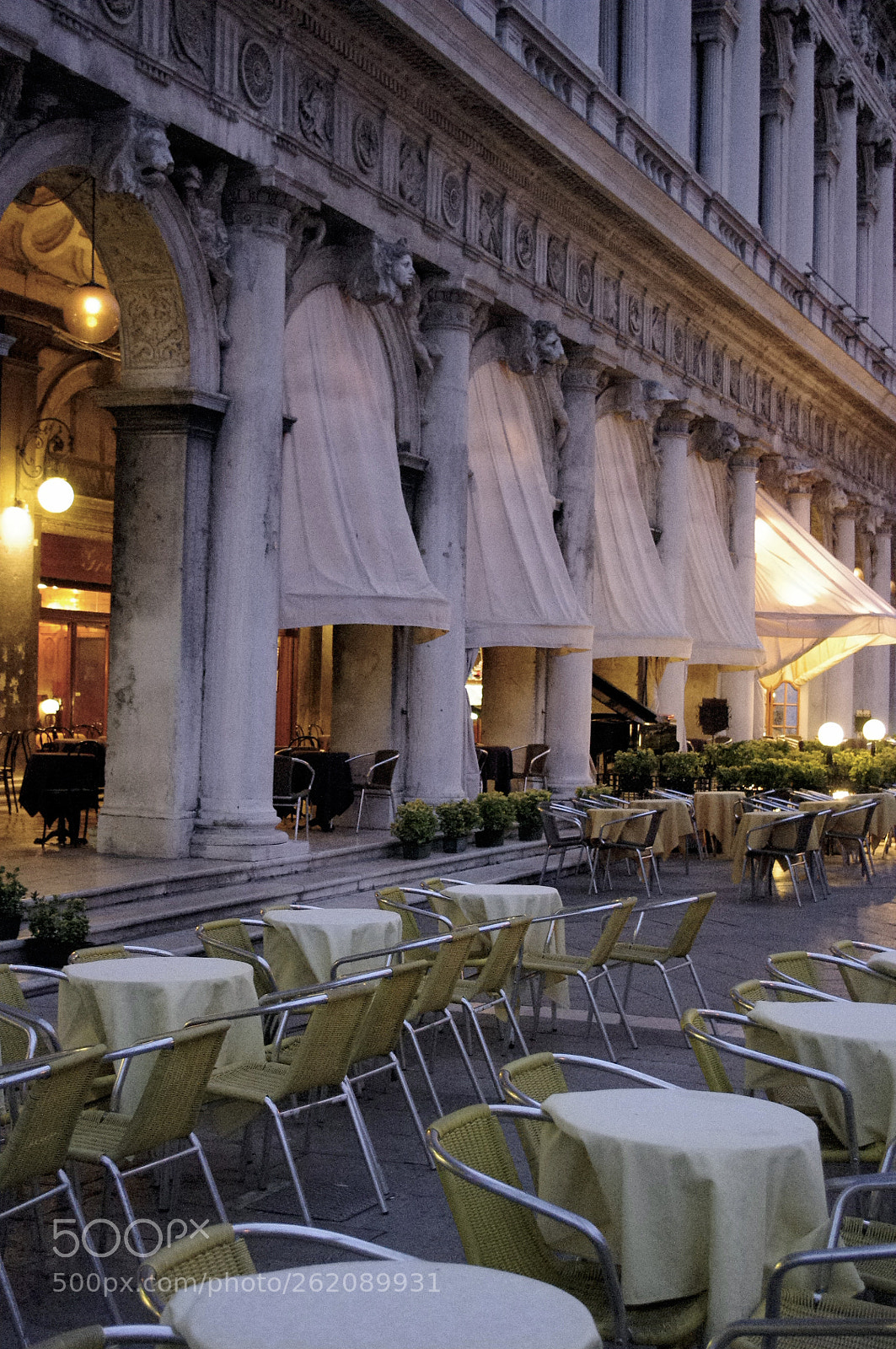 Pentax K-r sample photo. Terrace on piazza san photography