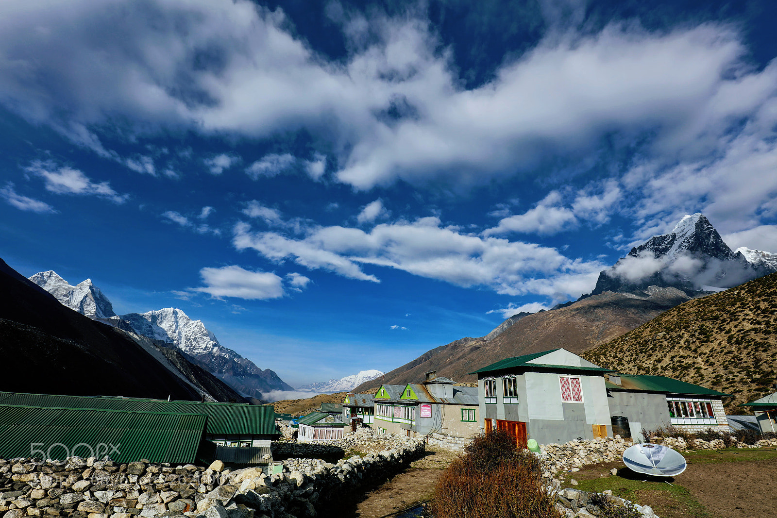 Canon EF 16-35mm F4L IS USM sample photo. Dingboche route photography