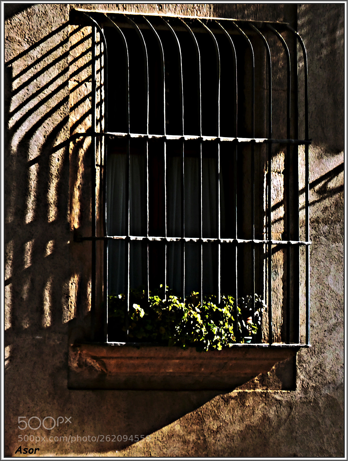 Panasonic Lumix DMC-ZS5 (Lumix DMC-TZ8) sample photo. Three centuries of history photography