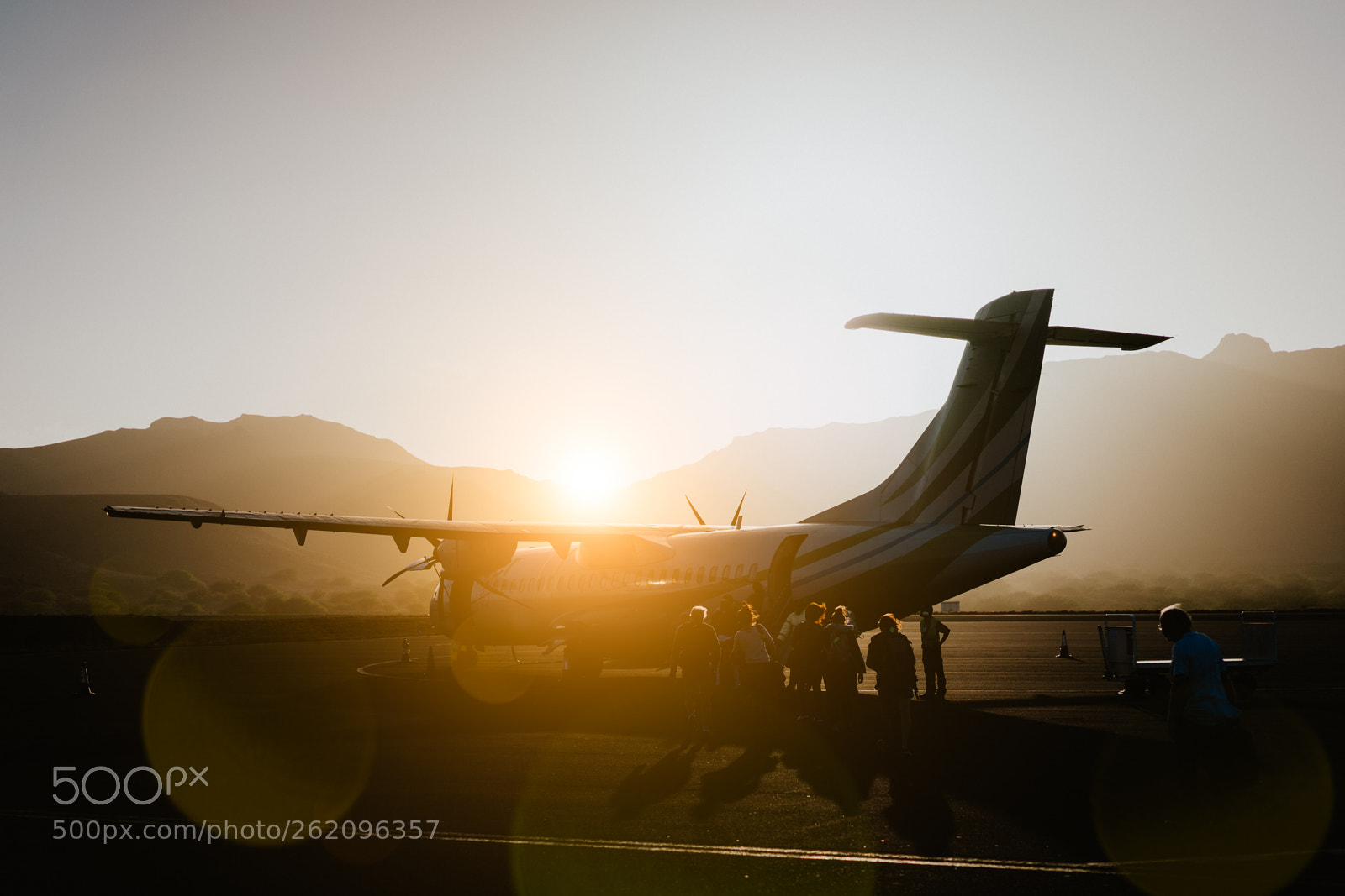 Sony a7 II sample photo. Passengers boarding to propeller photography