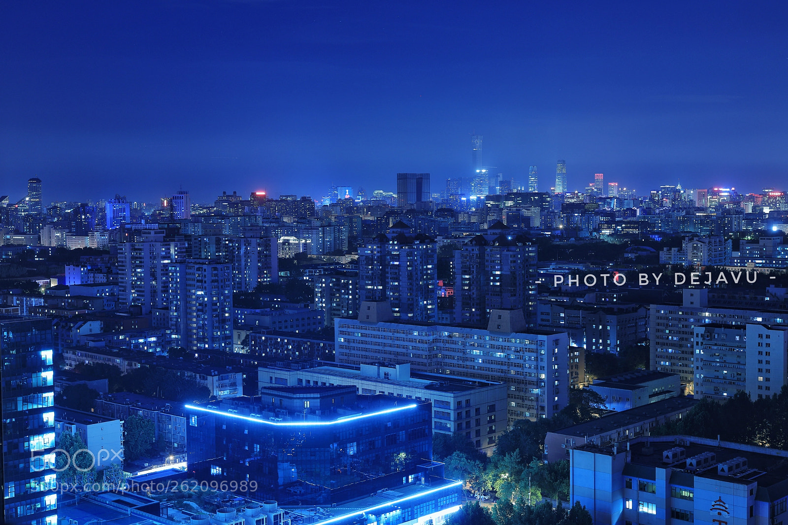 Canon EOS 5D Mark IV sample photo. The blue time of photography