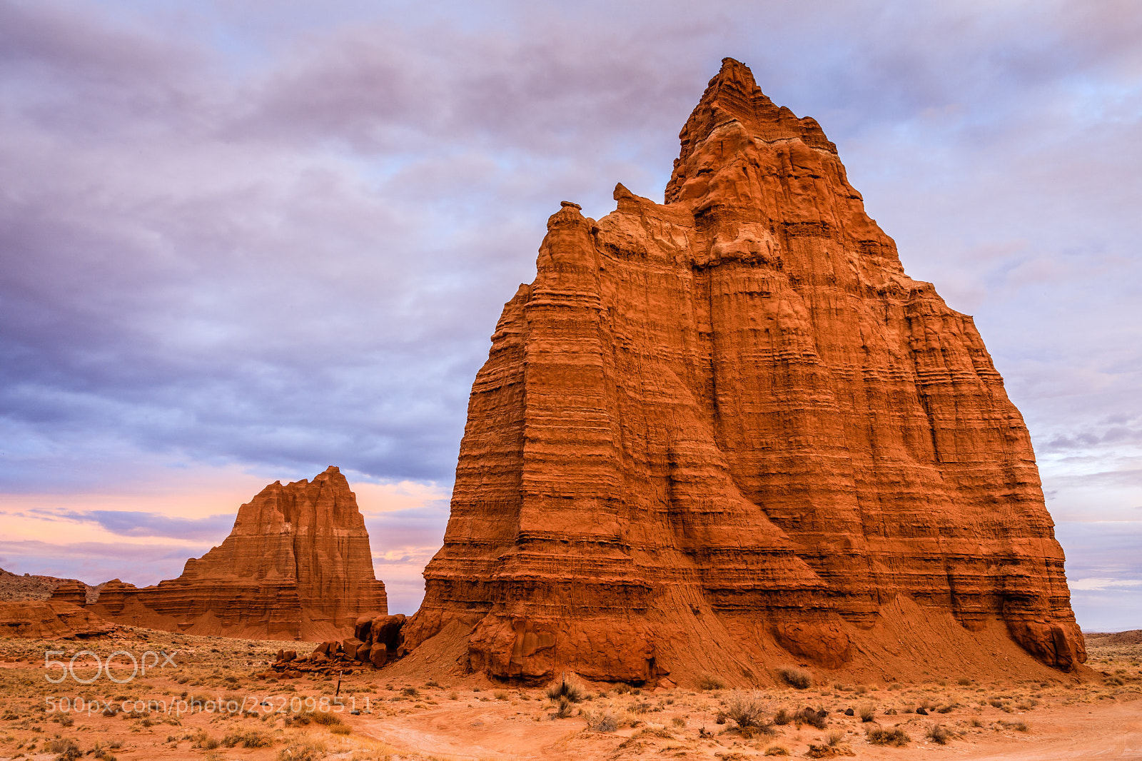 Canon EOS 5D Mark IV sample photo. Temple of the moon photography