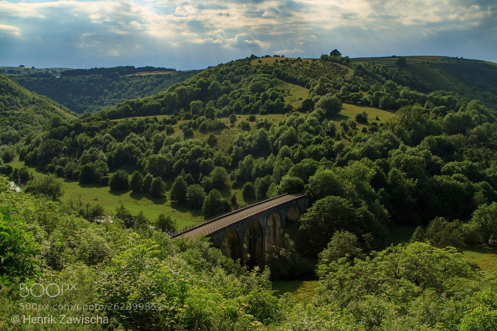 Canon EOS 7D sample photo. Headstone viaduct photography