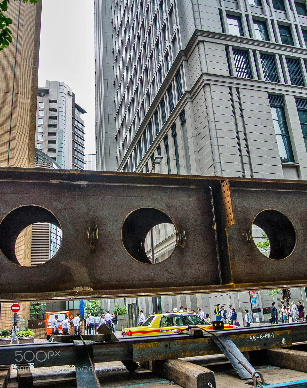 Nikon 1 V1 sample photo. Steel frame and building photography