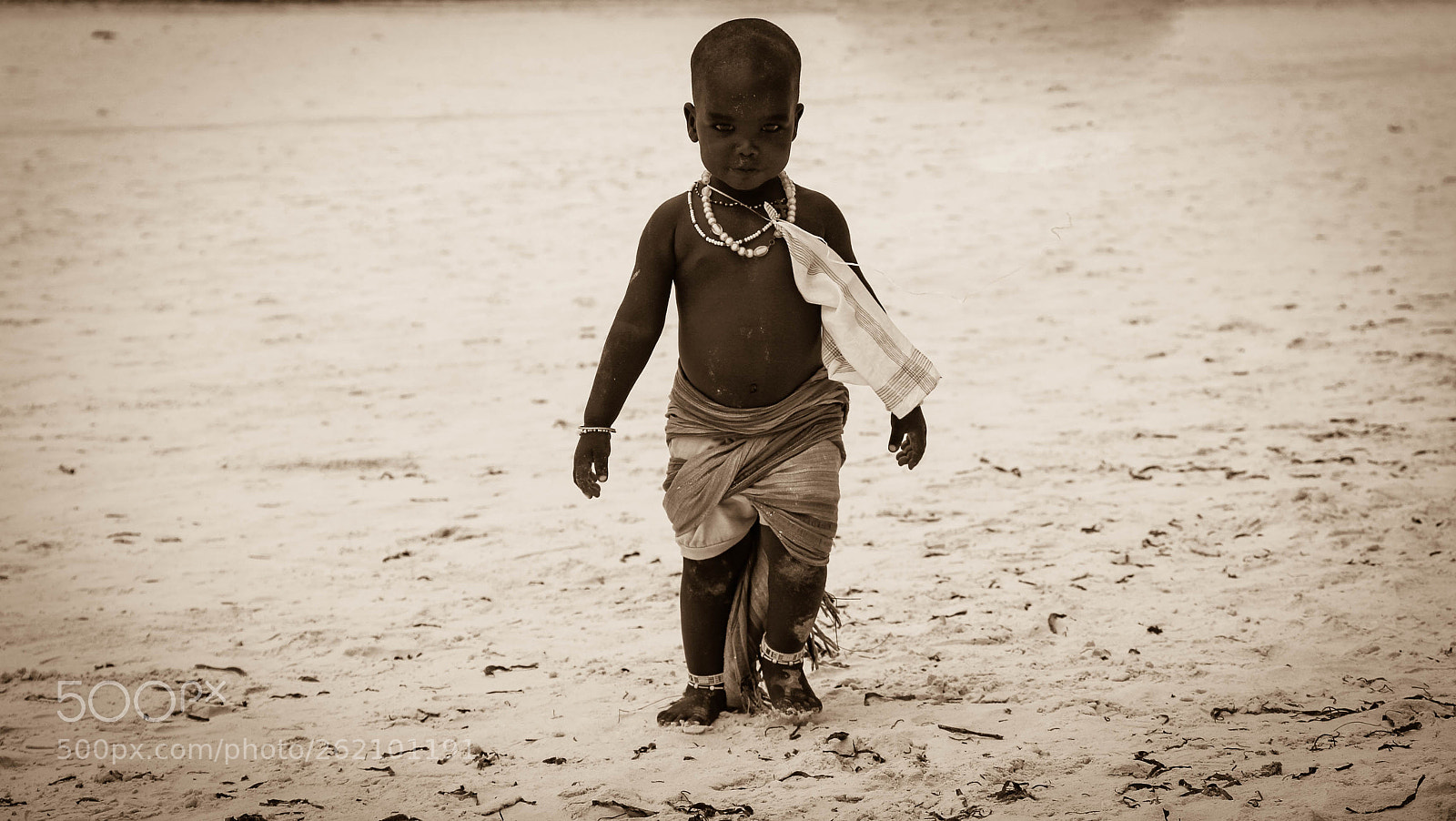Canon EOS 100D (EOS Rebel SL1 / EOS Kiss X7) sample photo. Child at the beach photography
