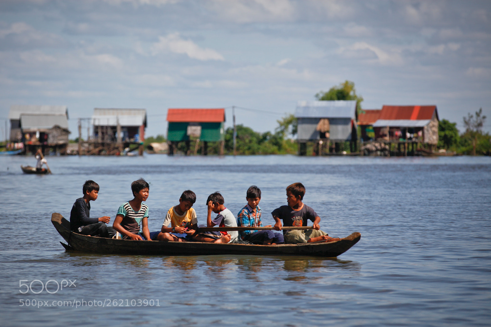 Canon EOS 5D Mark II sample photo. Rowing through kampong khleang photography