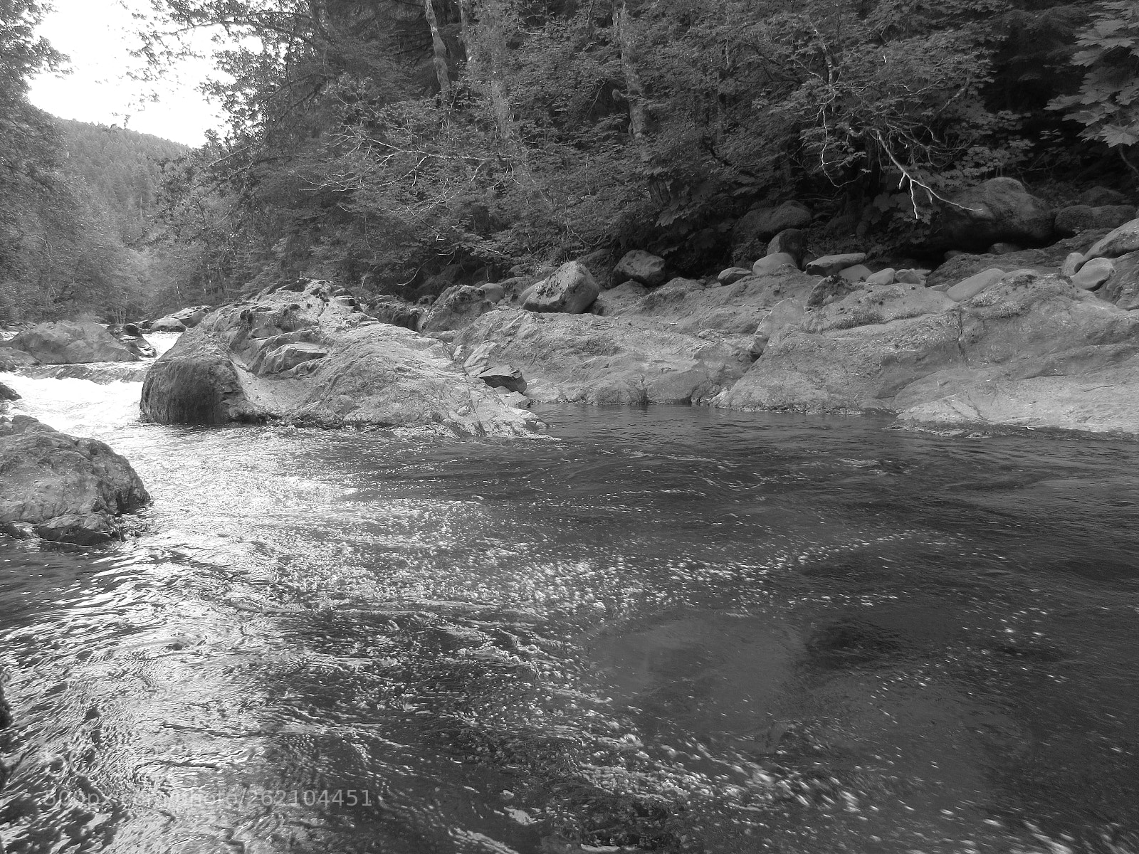 Canon PowerShot ELPH 360 HS (IXUS 285 HS / IXY 650) sample photo. B&w river scene photography