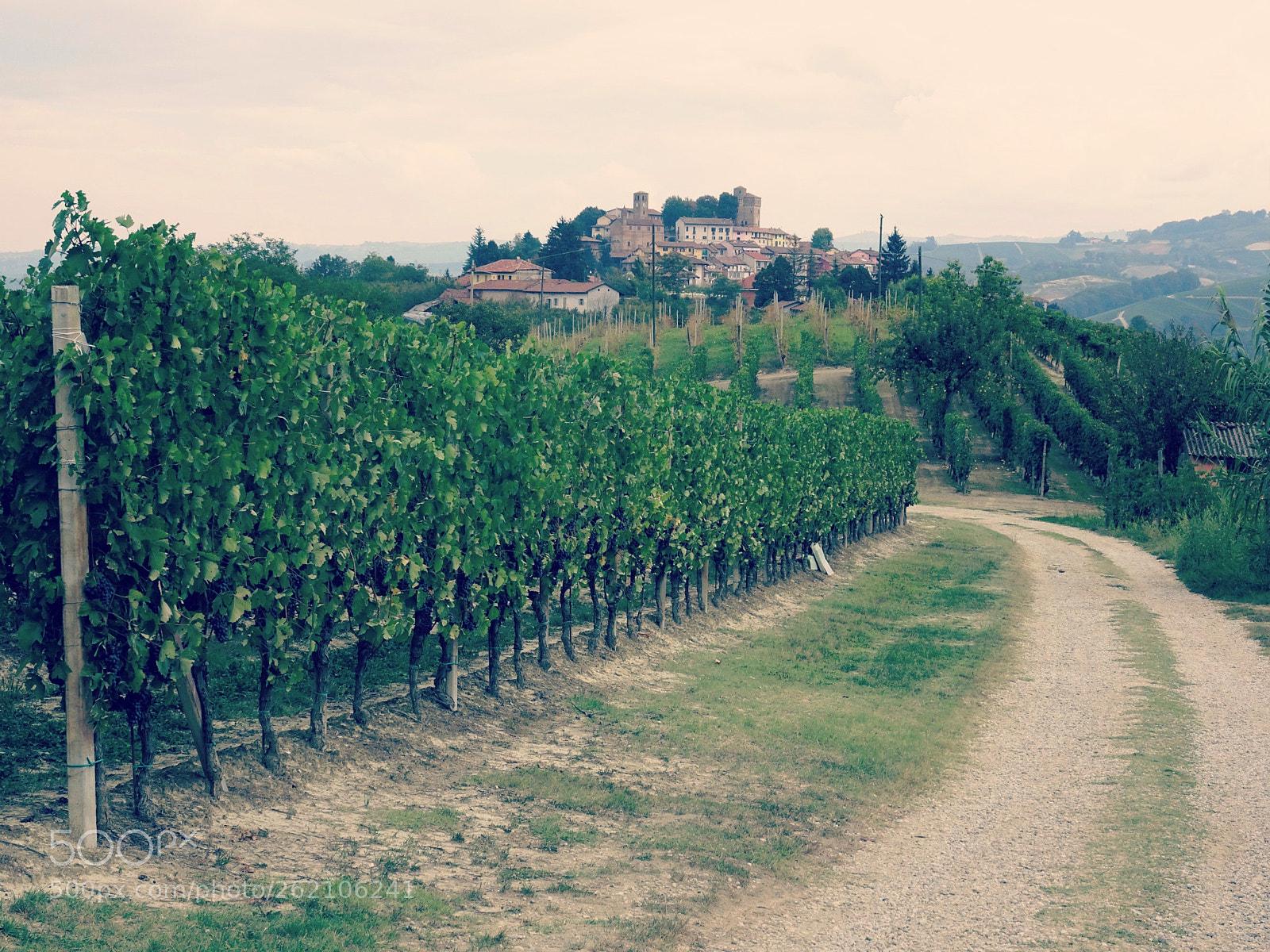 Sony Cyber-shot DSC-HX90V sample photo. Walking in italy photography