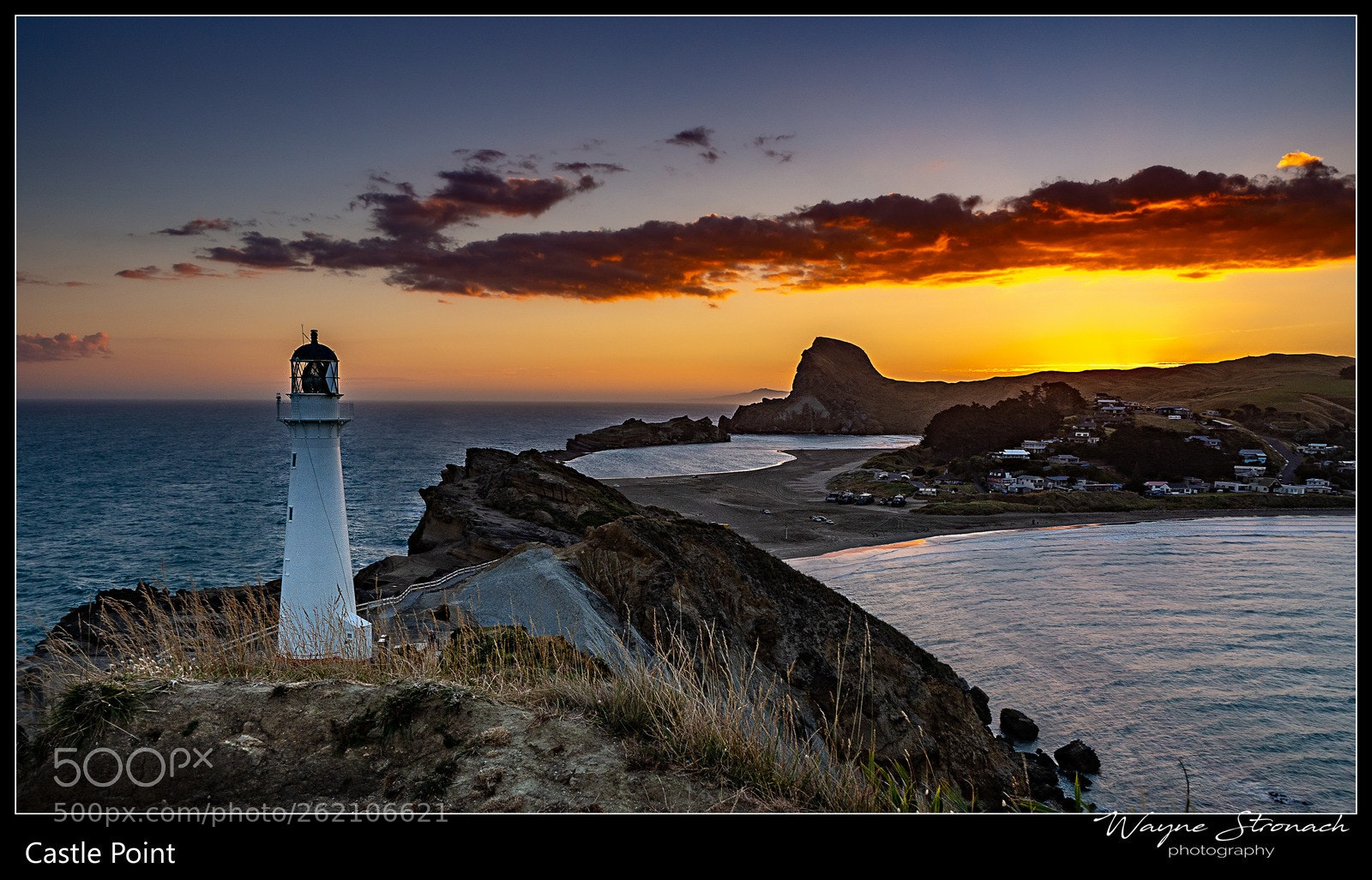 Olympus OM-D E-M10 II sample photo. Castle point lighthouse photography