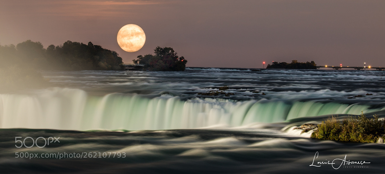 Canon EOS 5D Mark IV sample photo. Full moon over niagara photography