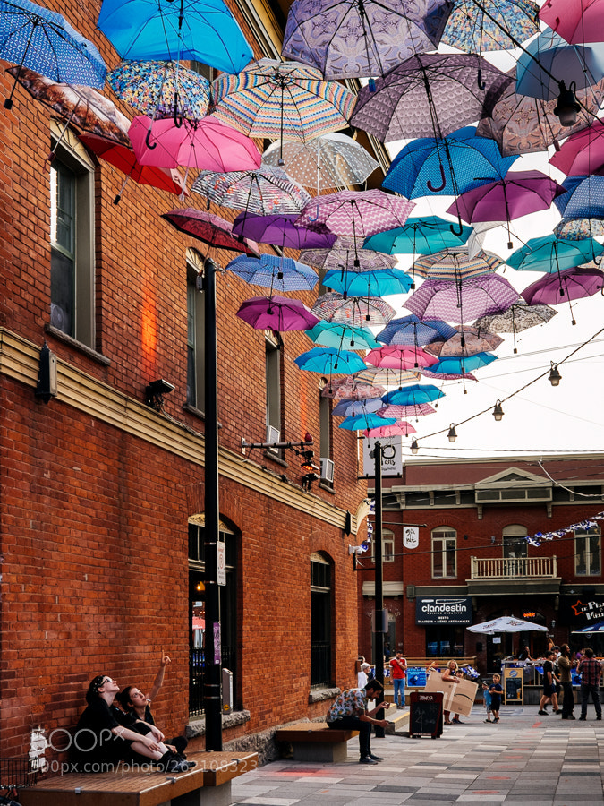 Fujifilm X-T10 sample photo. Pick an umbrella photography