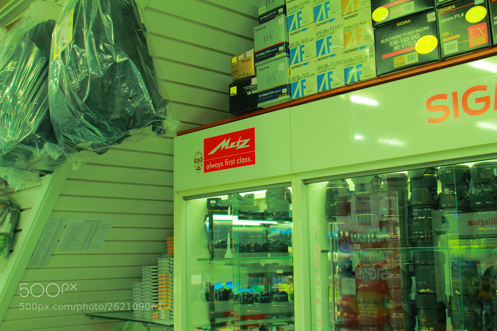 Sigma 28mm f/1.8 DG Macro EX sample photo. Img photography