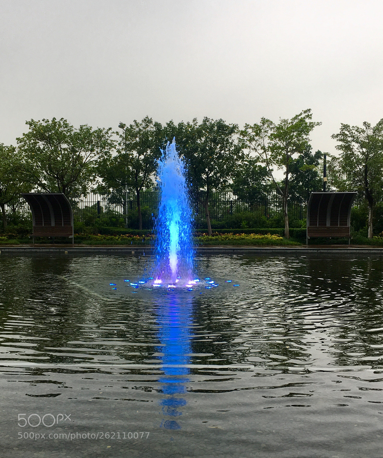 Apple iPhone 6s Plus sample photo. Fountain in t. park photography