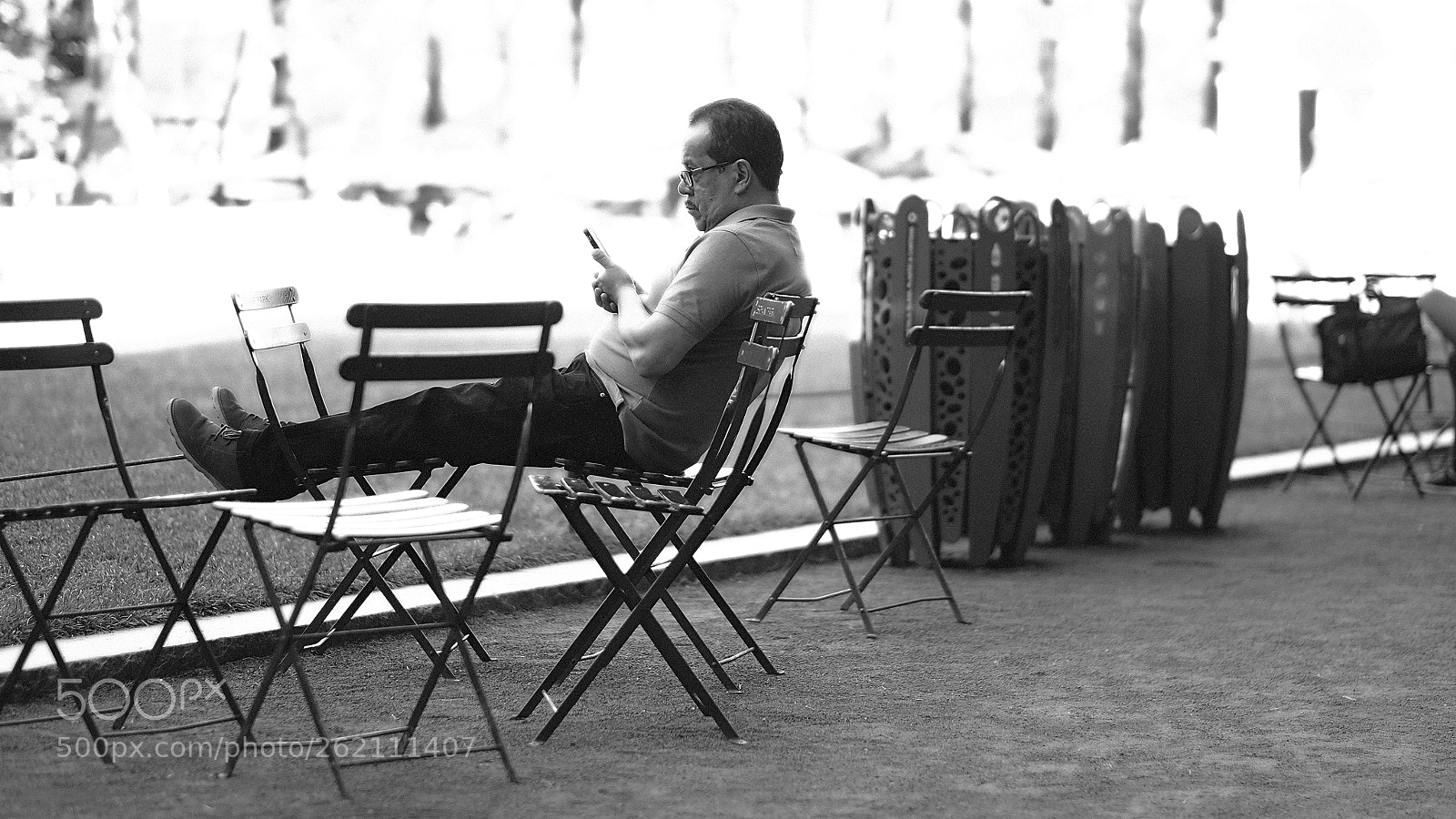 Fujifilm X-Pro2 sample photo. People watching people photography