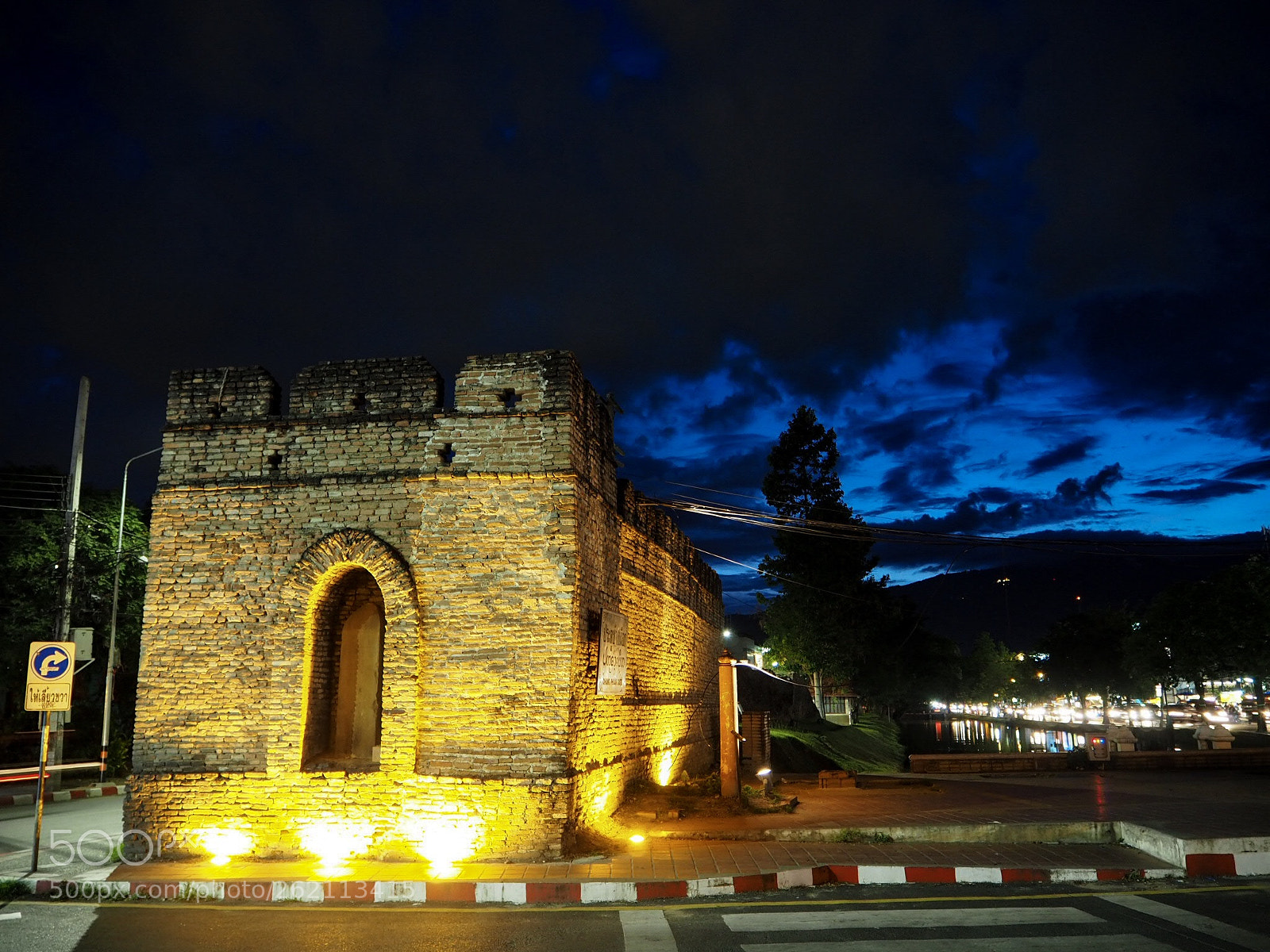 Olympus OM-D E-M5 II sample photo. Night of chiang mai photography