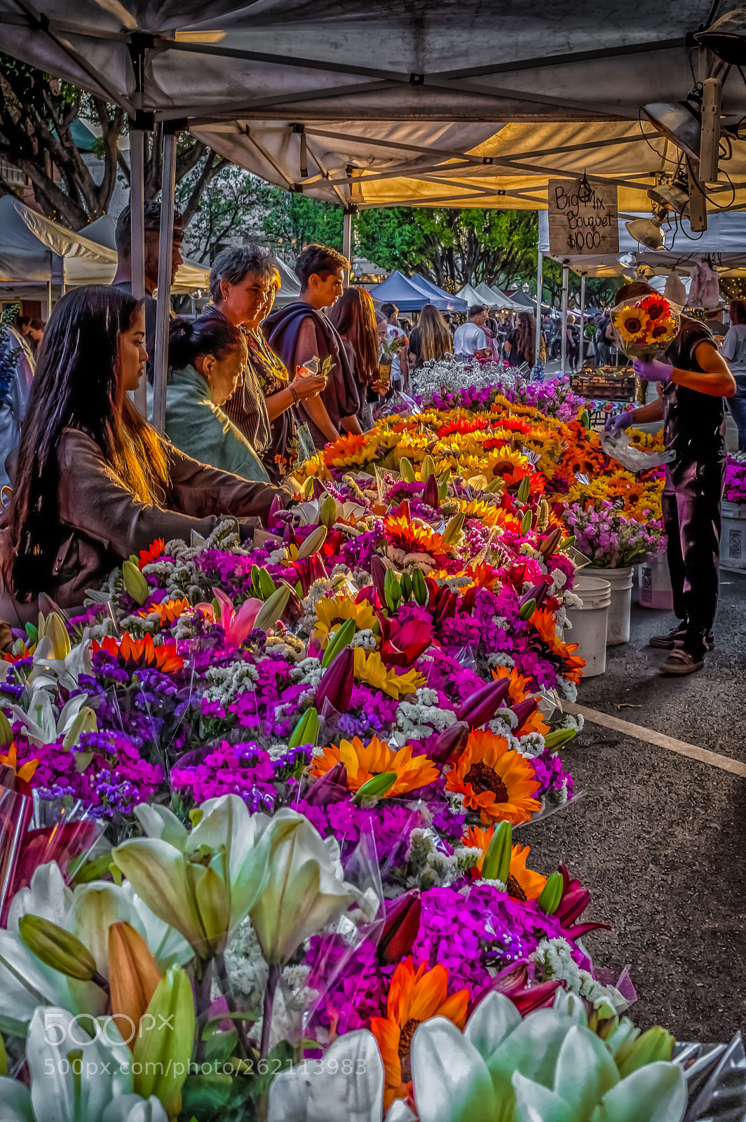 Fujifilm X100F sample photo. Flower market photography