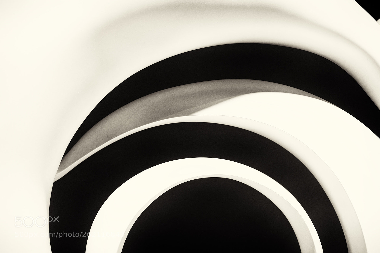 Canon EOS 5D Mark IV sample photo. Curves photography