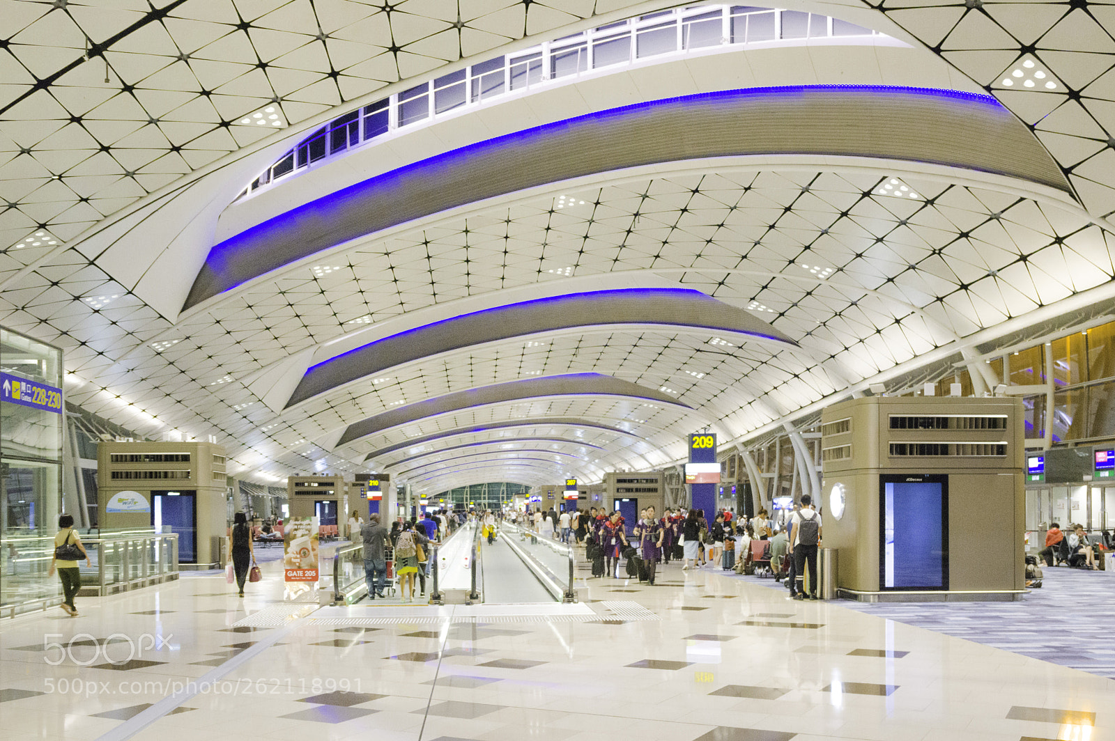 Pentax K-3 II sample photo. Hongkong airport photography