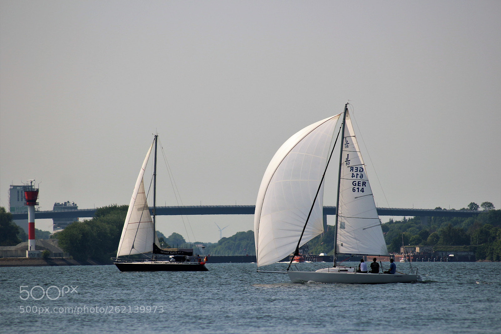Canon EOS 100D (EOS Rebel SL1 / EOS Kiss X7) sample photo. Variety of sails photography