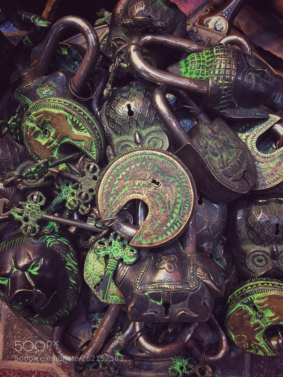 Apple iPhone 6 Plus sample photo. Locks photography