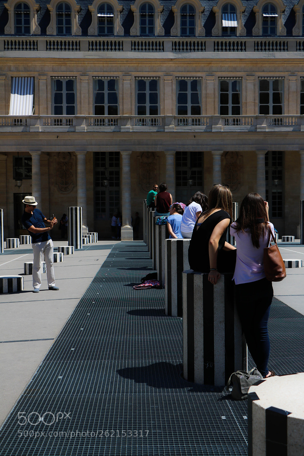 Canon EOS 760D (EOS Rebel T6s / EOS 8000D) sample photo. Palais royal photography
