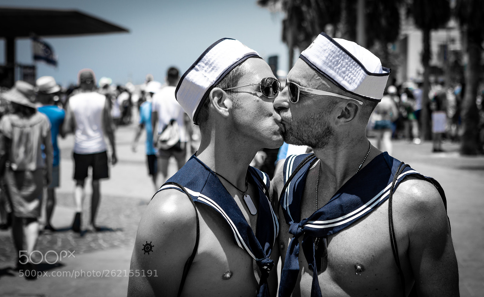 Canon EOS 5D Mark IV sample photo. Sailors' connection photography