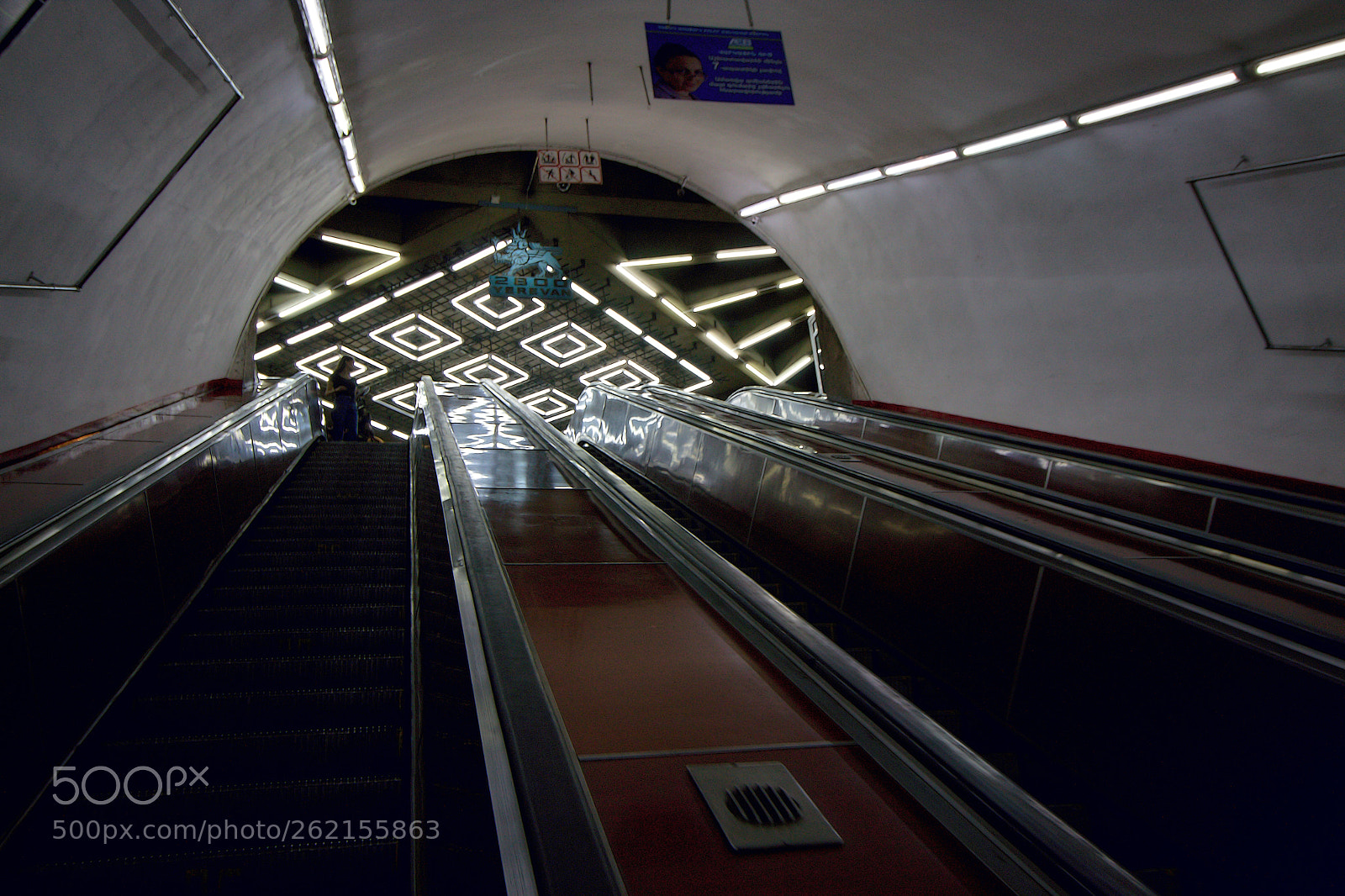 Canon EOS 70D sample photo. Yerevan subway photography