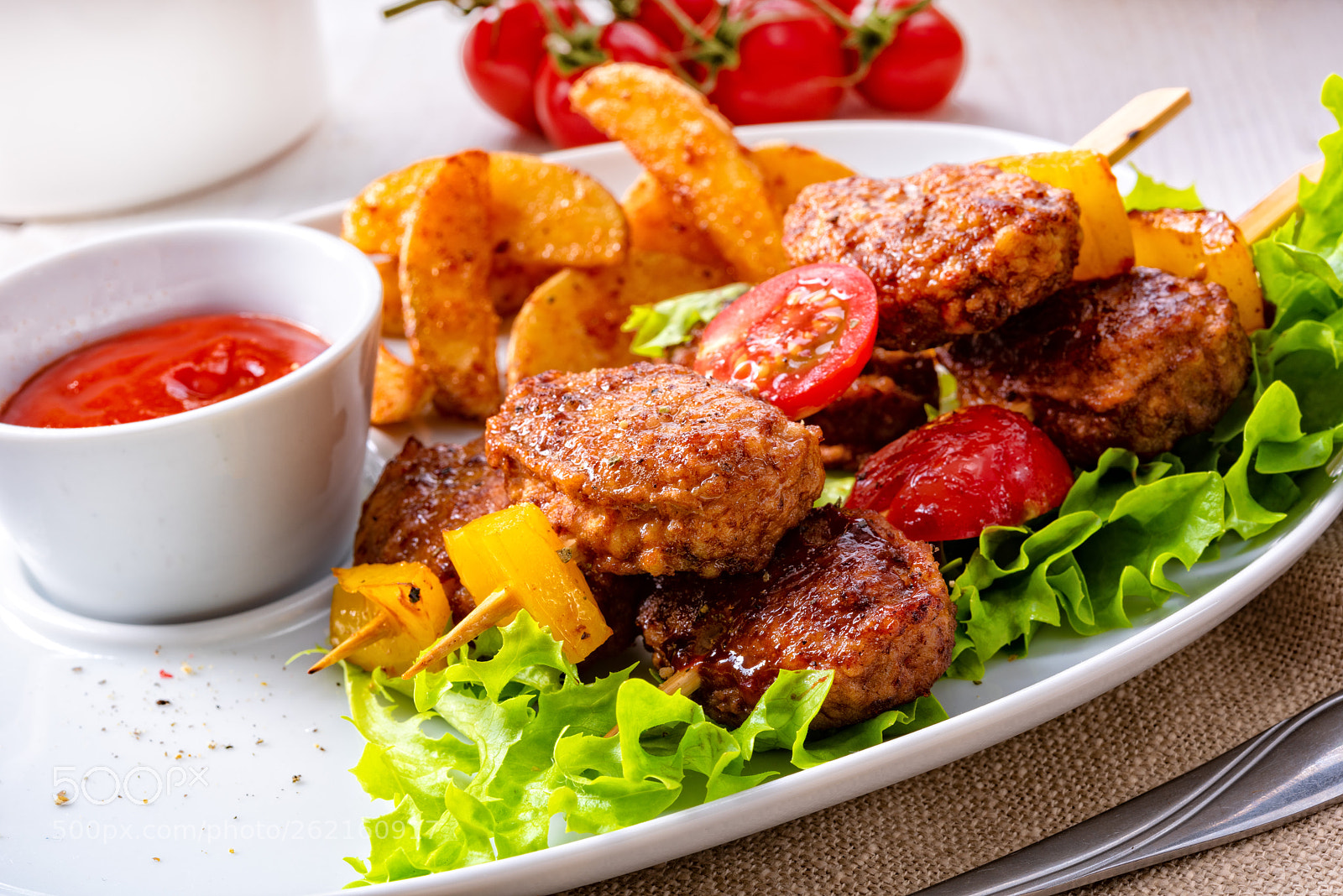Nikon D810 sample photo. Meatballs skewers of tomato photography