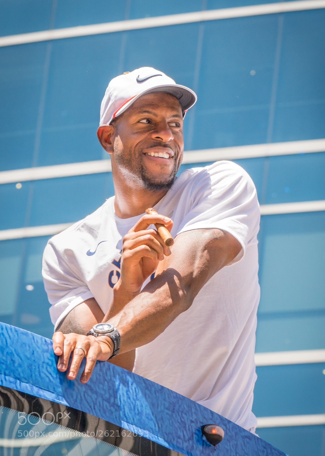 Sony a7R III sample photo. Warriors andre iguodala savors photography
