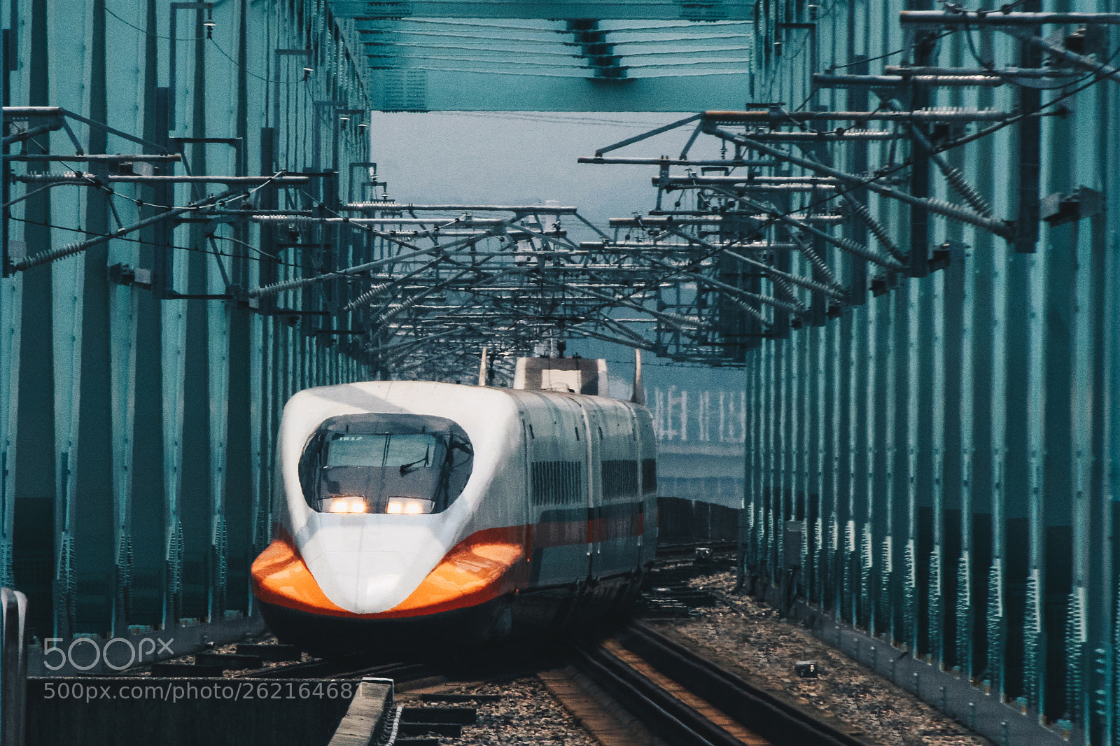 Canon EOS 500D (EOS Rebel T1i / EOS Kiss X3) sample photo. Taiwan high speed rail photography