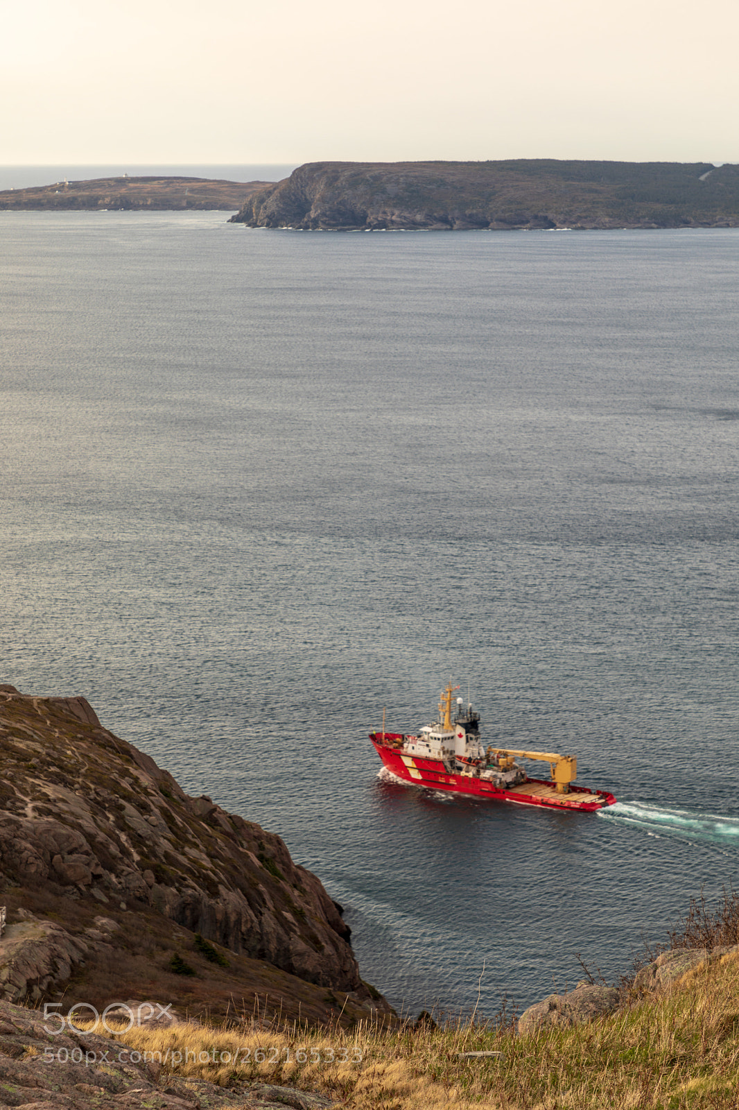 Canon EOS 5D Mark IV sample photo. Heading out to sea photography