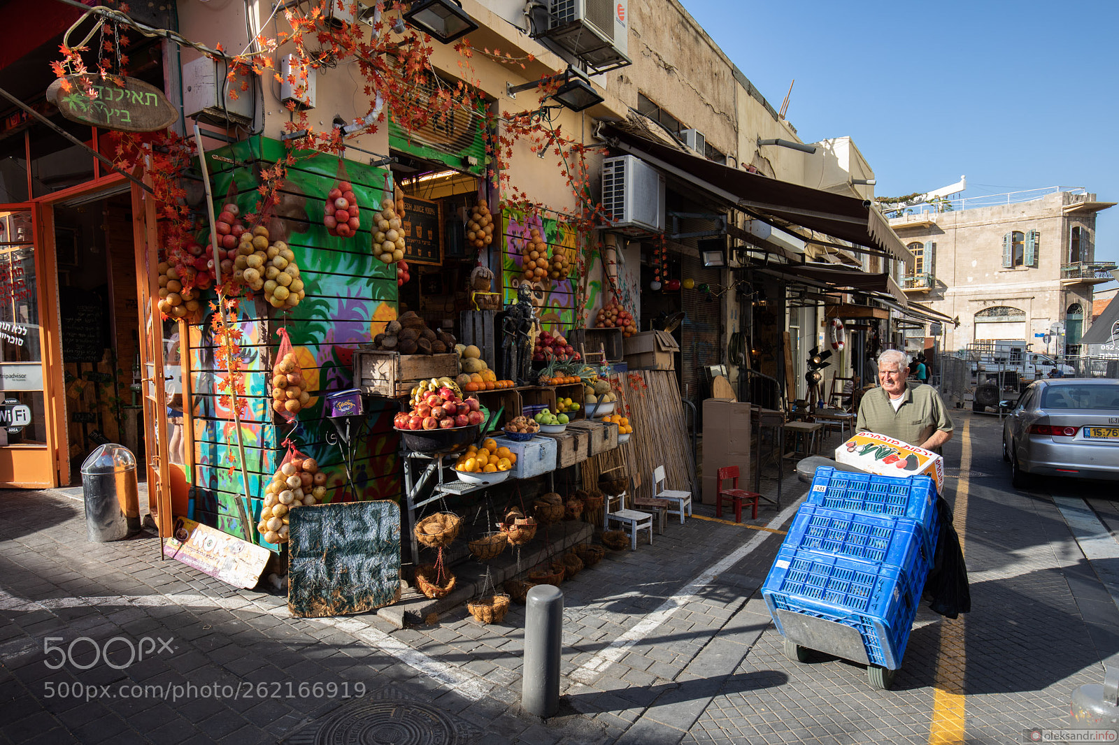 Canon EOS 5D Mark IV sample photo. Street market. photography