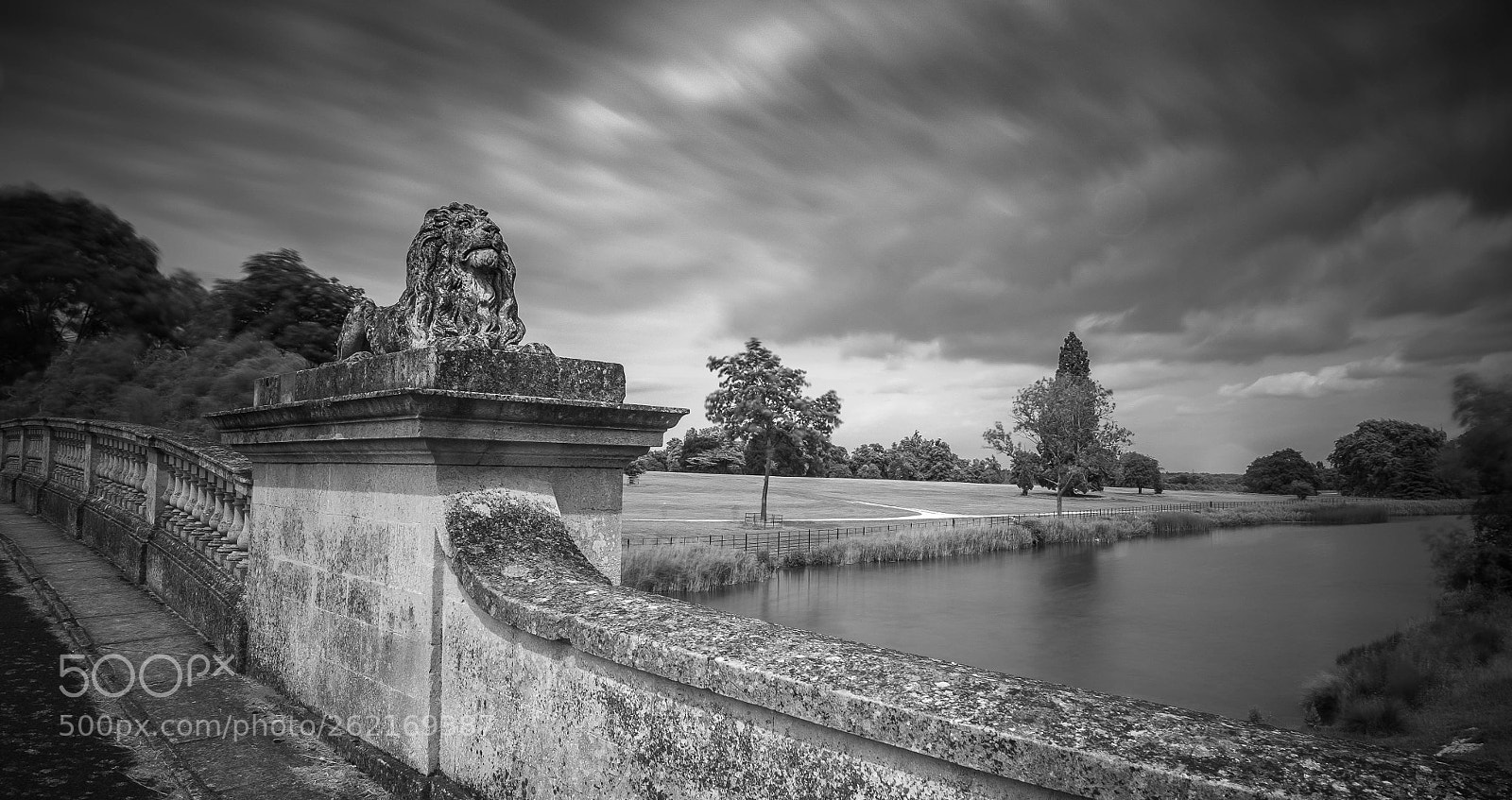 Fujifilm X-T2 sample photo. Lion bridge photography