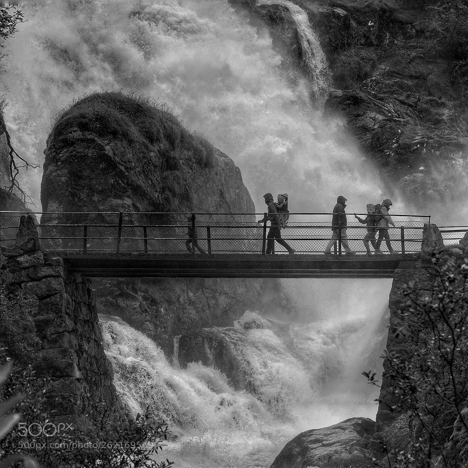 Nikon D610 sample photo. Bridge over trouble water photography