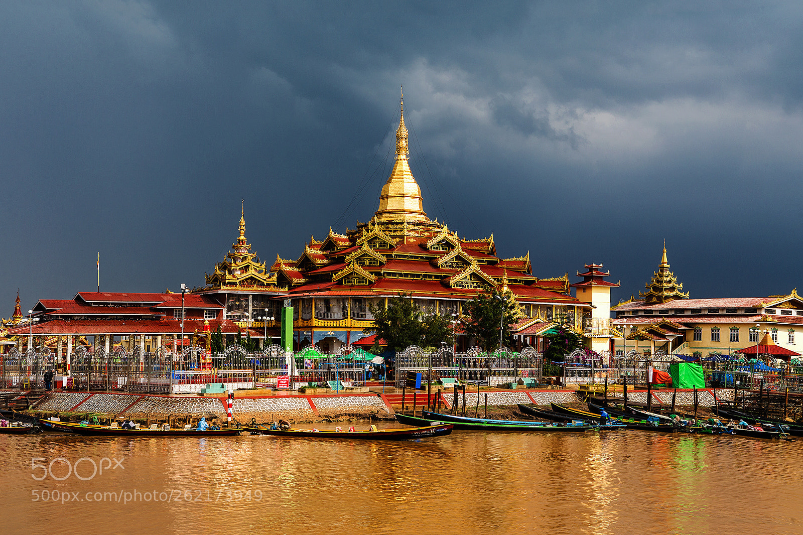 Canon EOS-1D X sample photo. The pagoda after rain photography