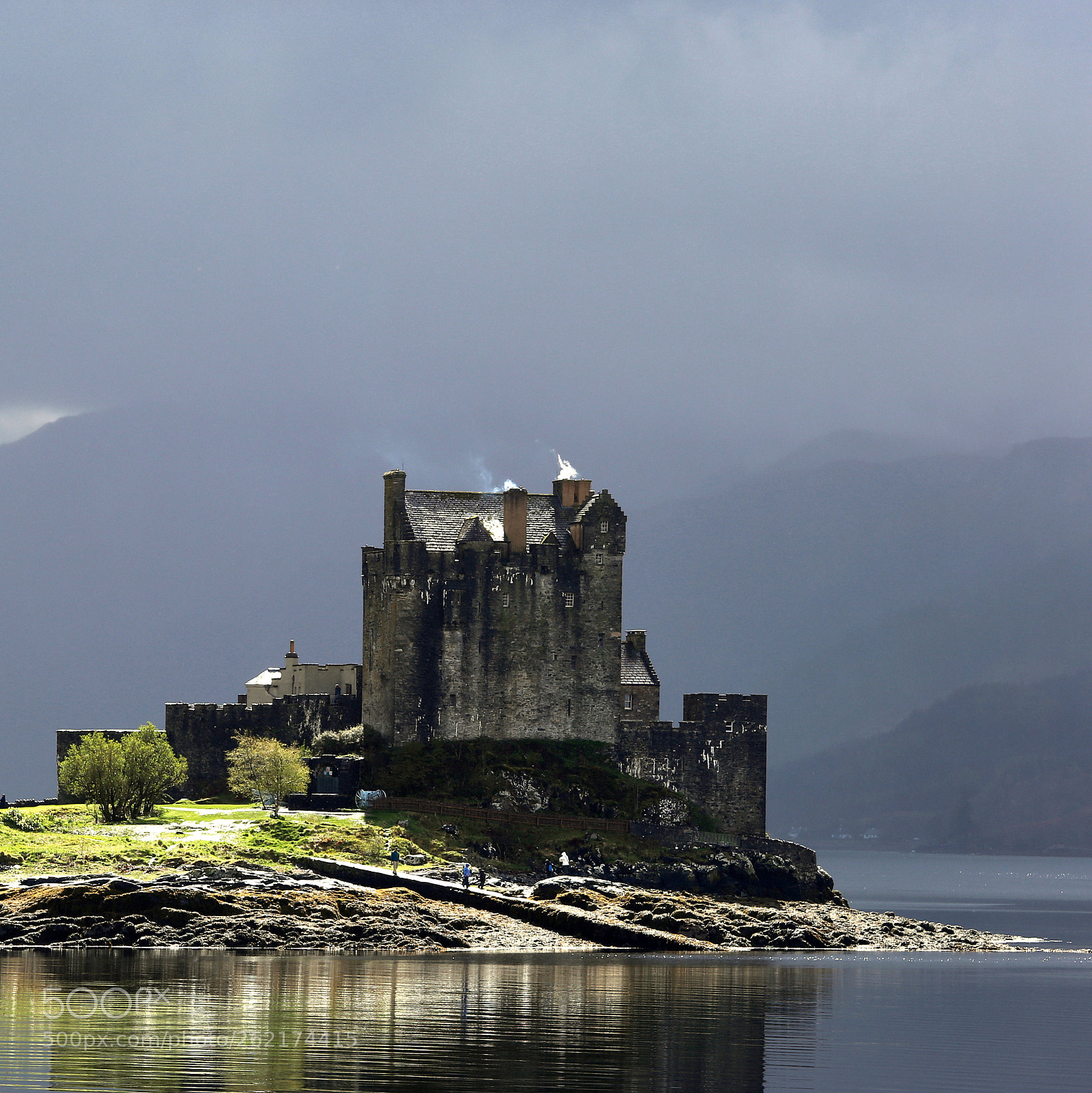 Canon EOS 6D + Canon EF 70-200mm F4L IS USM sample photo. Eilean donan castle photography