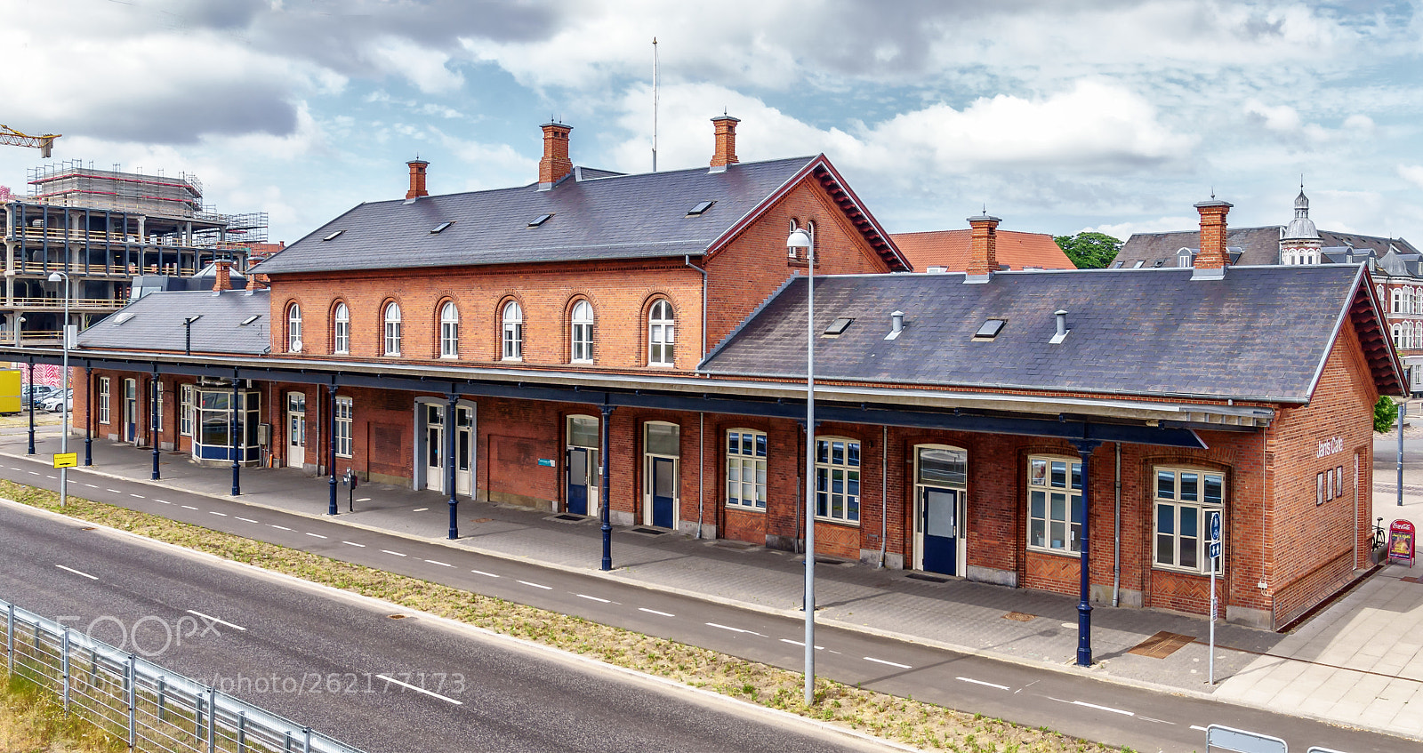 Sony ILCA-77M2 sample photo. The railway station of photography