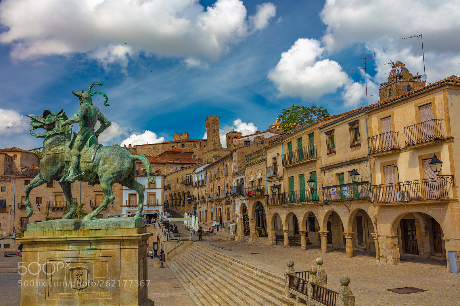 Canon EOS 5DS R sample photo. Plaza mayor, trujillo photography