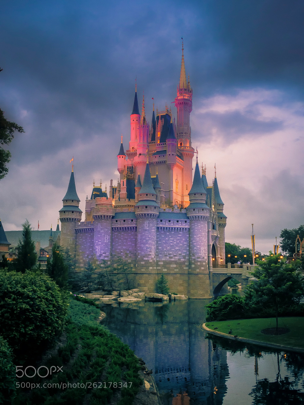 Olympus OM-D E-M5 sample photo. Disney i photography