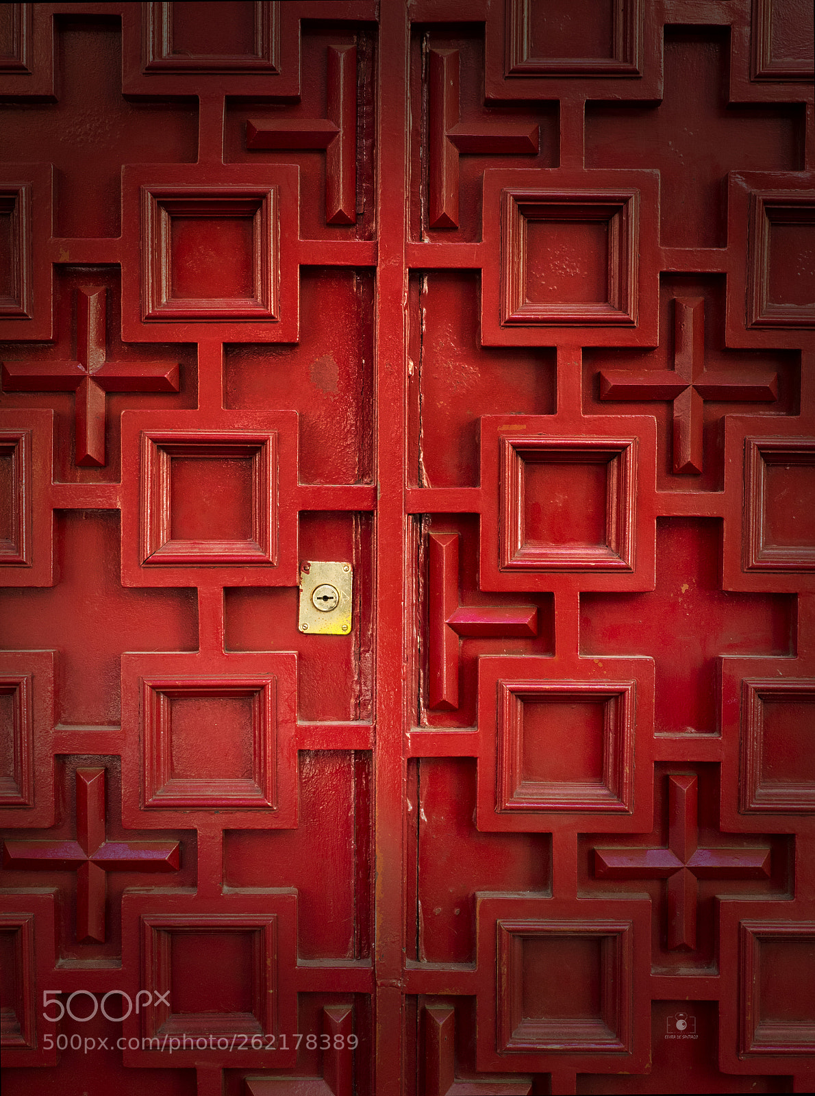 Olympus OM-D E-M1 sample photo. Red and gold photography