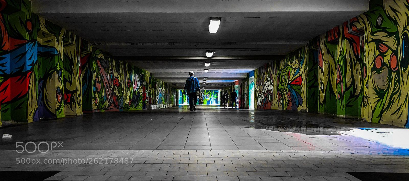 Apple iPhone 7 sample photo. Colorful murals in the photography