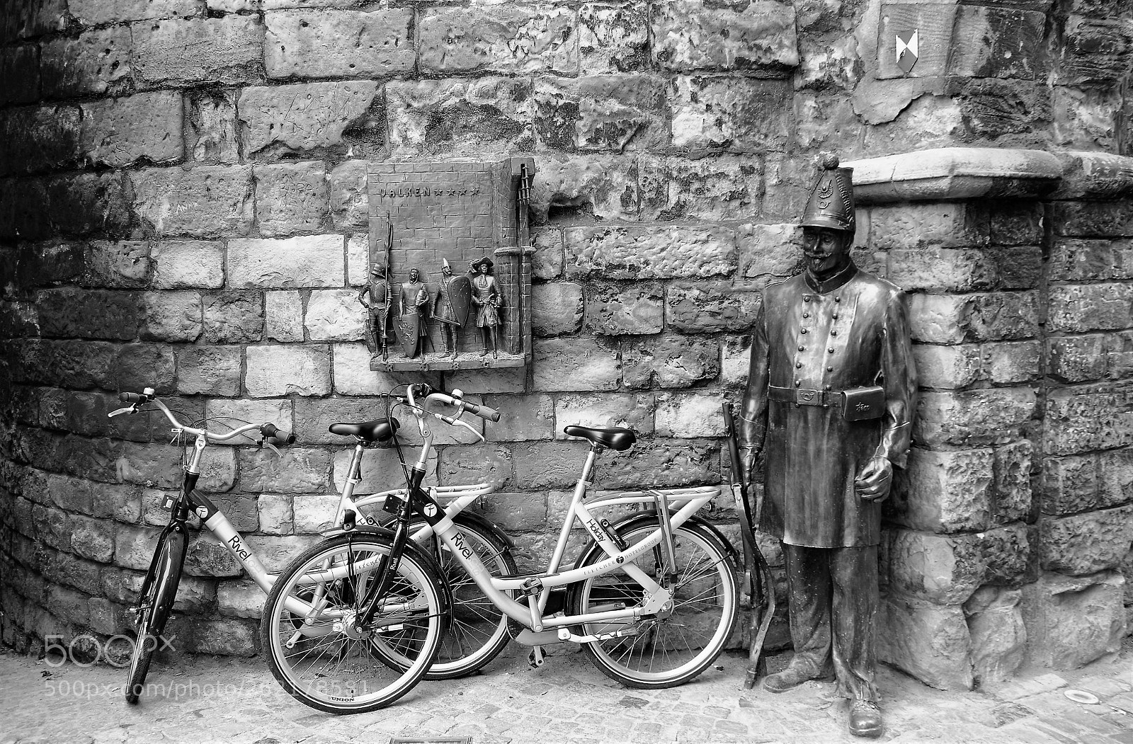 Nikon D90 sample photo. Cycling security photography
