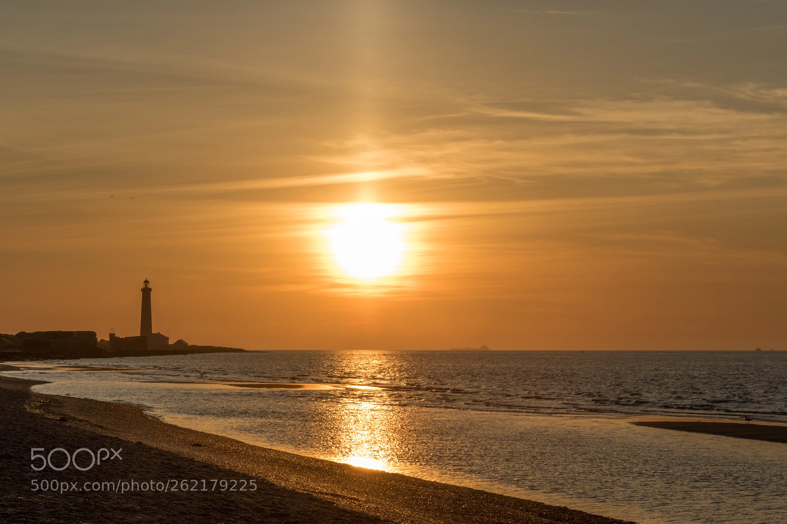 Canon EOS 7D Mark II sample photo. Sunrise with ship and photography