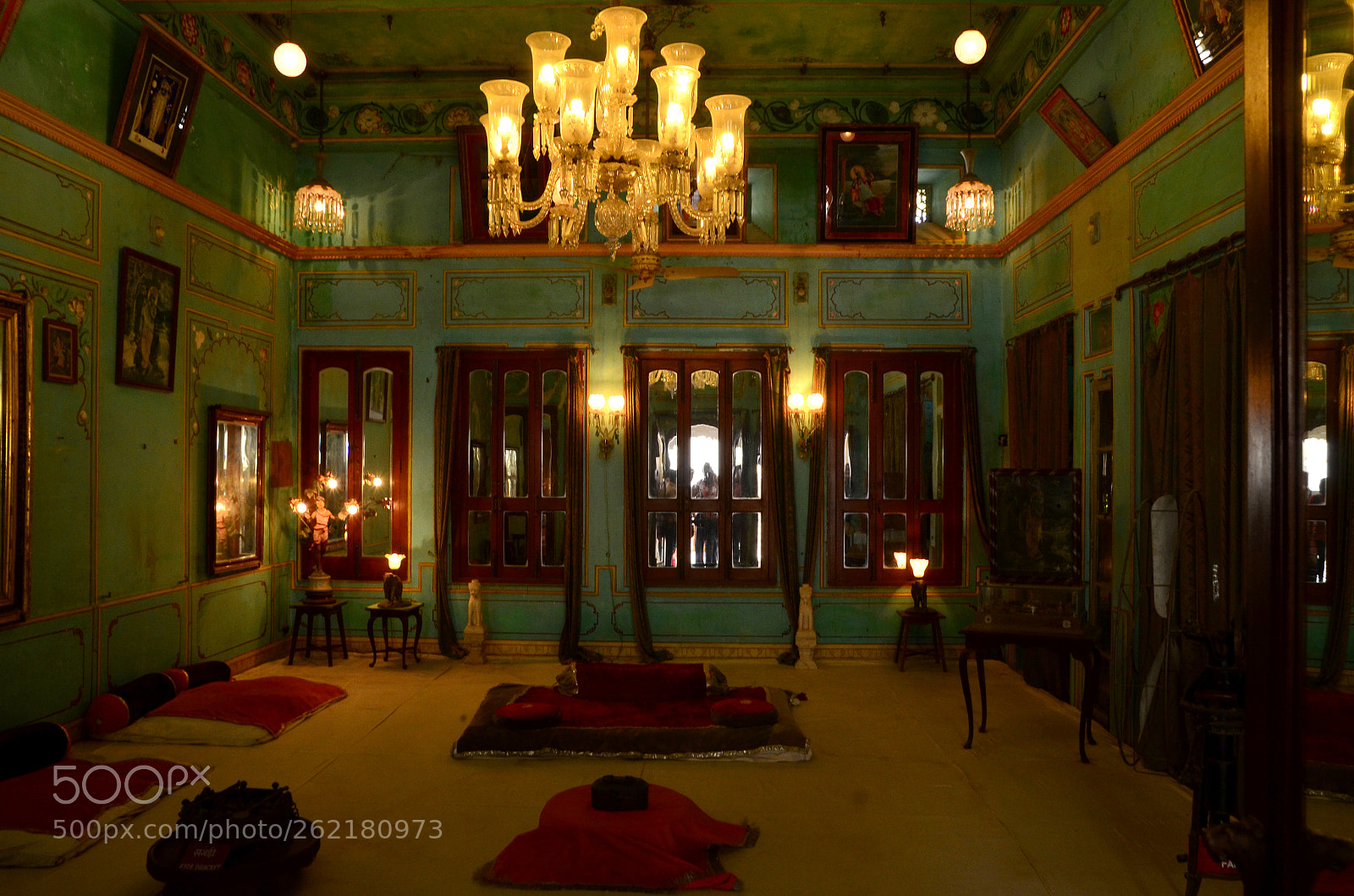 Nikon D5100 sample photo. The queen's room photography