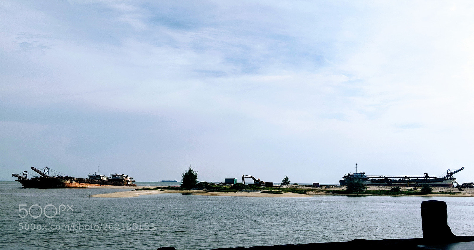 Google Pixel 2 sample photo. Ship's grave photography