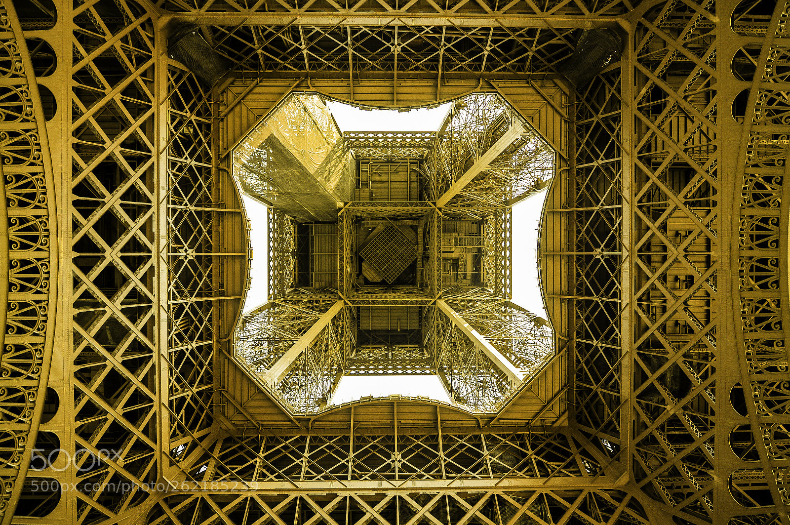 Nikon D5000 sample photo. Eiffel photography
